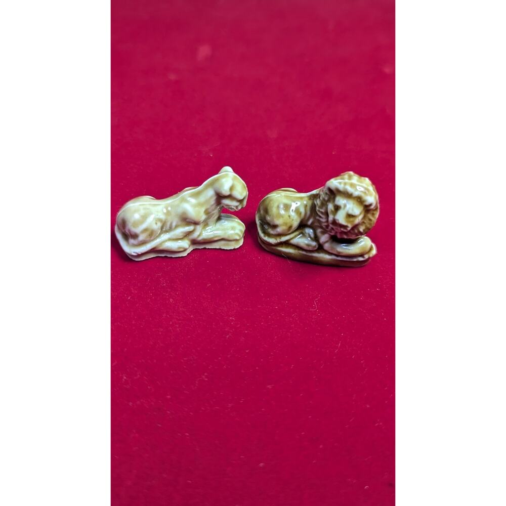 Wade Whimsies Porcelain Figurines Lion Lioness Pair Brown Zoo Animals UK (WDE2)
